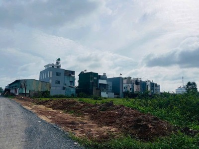 Bán đất mặt tiền 16x63m giá 24 tỷ đường kênh tiêu 1