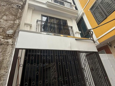 Nhà đẹp mới xây miêu nha- thang máy- sát phố- ngõ ô tô tránh cách nhà 10m- full nội thất- giá 6,x tỷ 0
