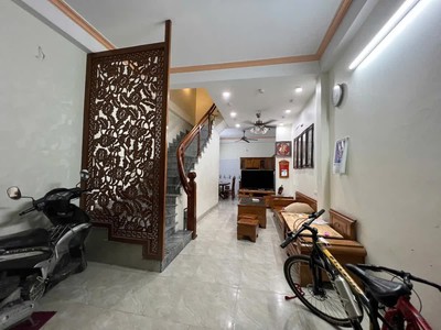 Siêu phẩm phân lô ô tô vào nhà phố chu huy mân 42/49m2,x 5 tầng mặt tiền 4m, 8.94 tỷ long biên. 3