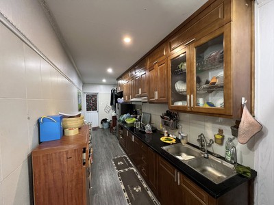 Bán căn hộ tập thể 80m2 phố hoàng ngọc phách, quận đống đa, 20m ra phố, full nội thất, ở sướng 1