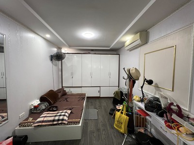 Bán căn hộ tập thể 80m2 phố hoàng ngọc phách, quận đống đa, 20m ra phố, full nội thất, ở sướng 3