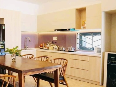 Cc bá.n nhà phạm văn đồng 37m thang máy- kinh doanh - ở sướng 9.35 tỷ 2
