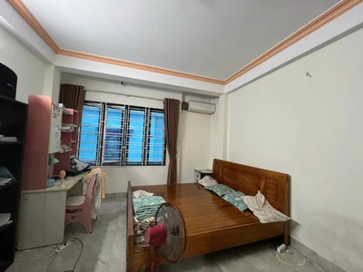 Siêu phẩm phân lô ô tô vào nhà phố chu huy mân 42/49m2,x 5 tầng mặt tiền 4m, 8.94 tỷ long biên. 4