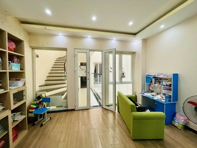 Siêu phẩm hoàng văn thái 100m thang máy, oto tránh, 2 thoáng 2