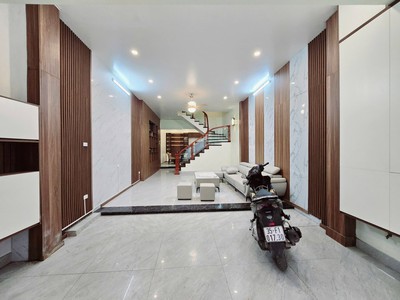 Trung tâm cầu giấy -72m2 -dân xây chắc chắn đẹp -vài bước ra phố -full nội thất -sẵn ở 1