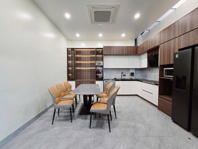 Trung tâm cầu giấy -72m2 -dân xây chắc chắn đẹp -vài bước ra phố -full nội thất -sẵn ở 2