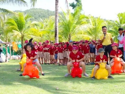Cho thuê thú nhún chơi team building  chơi các trò chơi vận động 0