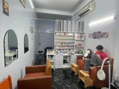 Cần sang lại tiệm nail gấp: mặt bằng đường lớn nguyễn sơn 2