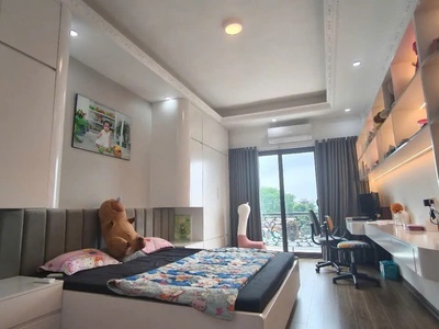 Nhà đẹp ngõ rộng ô tô đức giang-long biên 40m2 x  6 tầng, mặt tiền 3.55m, 11.5 tỷ. 0