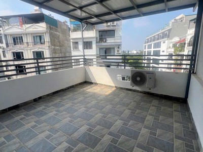 Tư đình long biên - ô tô - ngõ thông - view biệt thự- 7.4 tỷ 2