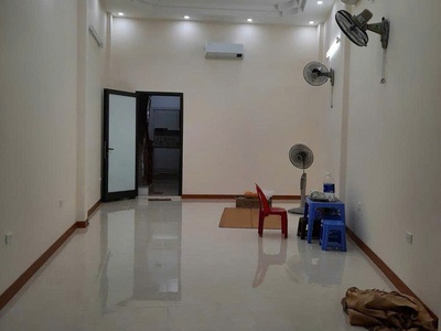 Mặt phố khâm thiên,vỉa hè 6m,kinh doanh cực đỉnh,vị trí vàng lõi đống đa,cách ngã 6 ô chợ dừa 200m 2