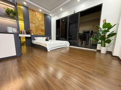 Phạm văn đồng - tầng thang máy - kinh doanh sầm uất 2