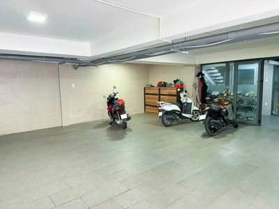 Bán toà nhà vp hoàng hoa thám, dòng tiền năm hơn 1 tỷ, 110m , 42 tỷ, 5 tầng 4