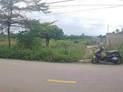 8600m2, đất mặt tiền khu bàn cờ cư xá liên hiệp, đức trọng 0
