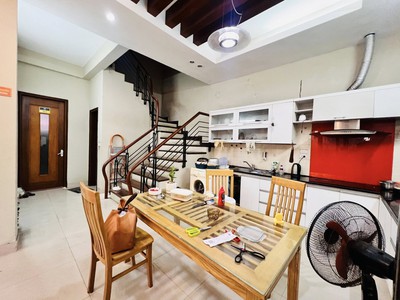Đầu Tư Nhà Dòng Tiền 97m , Tại Ngõ Võng Thị, Bưởi, Tây Hồ, Đang Cho Thuê 30 Triệu/Tháng, 29.8 Tỷ 6
