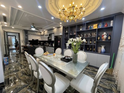 Mặt phố Ngô Gia Tự-nhà đẹp dân xây-92M 30TỶ-thang máy-full nội thất-kinh doanh siêu đỉnh 0