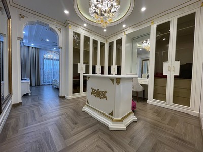 Mặt phố Ngô Gia Tự-nhà đẹp dân xây-92M 30TỶ-thang máy-full nội thất-kinh doanh siêu đỉnh 8