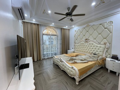 Mặt phố Ngô Gia Tự-nhà đẹp dân xây-92M 30TỶ-thang máy-full nội thất-kinh doanh siêu đỉnh 7