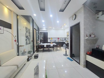  Bán nhà 2 tầng HXH đường Phạm Văn Chiêu, DT 50m2, Giá 4.5 tỷ 0