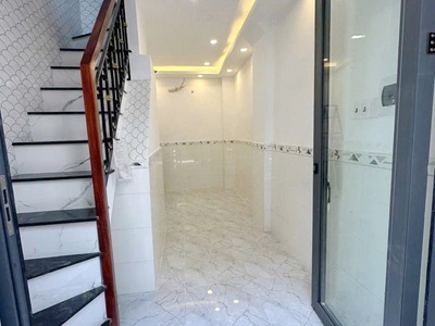 Nhà 2 tầng hẻm xe hơi phạm thế hiển p5 q8 giá siêu tốt 2.38 tỷ 0