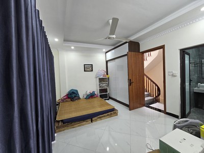 Bán nhà 5 tầng phúc lợi mặt tiền 5m gần ô tô thiết kế mỗi tầng 1 phòng khép kín, nhà mới ở ngay 2