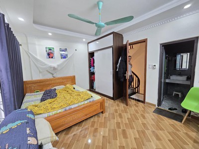 Bán nhà 5 tầng phúc lợi mặt tiền 5m gần ô tô thiết kế mỗi tầng 1 phòng khép kín, nhà mới ở ngay 3