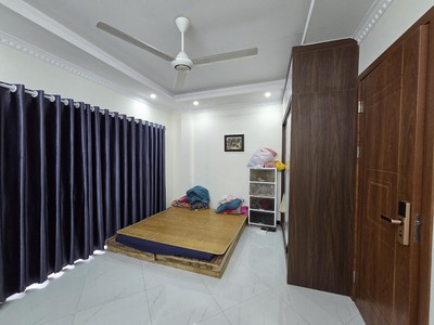 Bán nhà 5 tầng phúc lợi mặt tiền 5m gần ô tô thiết kế mỗi tầng 1 phòng khép kín, nhà mới ở ngay 4
