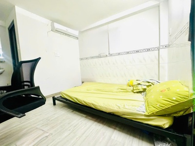 Giáp quận 10   lý thường kiệt    vài căn ra xe tải tránh   3 lầu   41m . nhỉnh 6 tỷ. 1