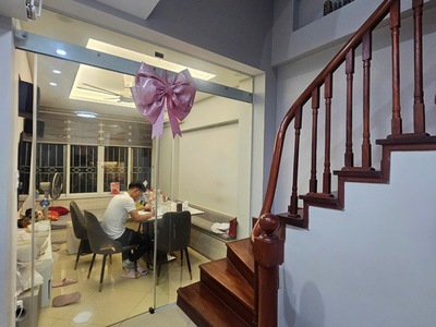 Bán nhà hoàng hoa thám, ba đình, lô góc, ngõ thông 3 gác, 30m2, 5 tầng, chỉ 9.4 tỷ 0