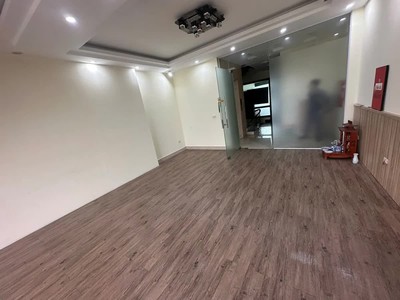 Bán nhà ngọc thụy, 5 tầng dân xây, ô tô ngủ trong nhà. giá 7,6 tỷ  có tl 4