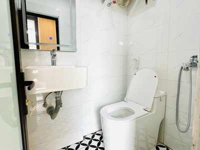 Bán căn tập thể nam đồng - hồ đắc di - 60m2, full nội thất đẹp, ô tô đỗ chân cầu thang 4