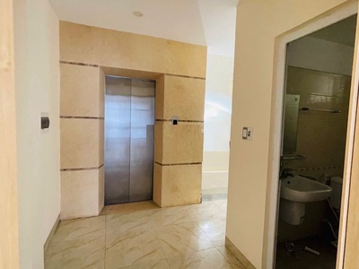 Nhà mặt phố Nguyễn Khang, Lô góc, Dt 75m x 7 tầng thông sàn có thang máy, đủ điều hòa 4