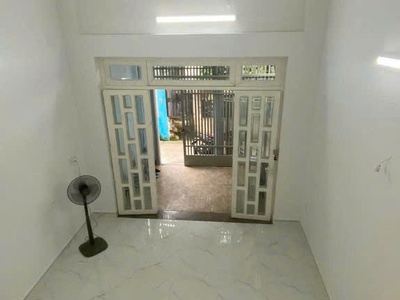 Chủ cần tiền bán gấp nhà 2 tầng đẹp chỉ 4,35 tỷ ngay Linh Đông Thủ Đức. 2