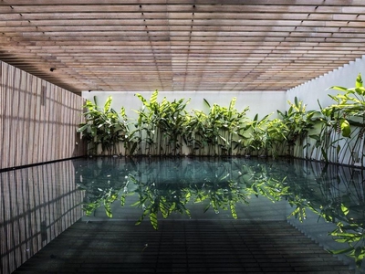 Mt dương quảng hàm dt: 50x100m- 5523m2- giá 368 tỷ, hđt 2 tỷ/tháng, xây cao tầng 1
