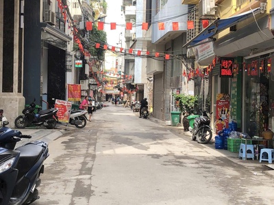 Nhà đẹp học viên tài chính - bắc từ liêm - dt33m2 - 5 tầng - giá 5,4 tỷ  ngõ thoáng , sáng , trung 1