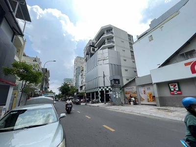 Mt dương quảng hàm dt: 50x100m- 5523m2- giá 368 tỷ, hđt 2 tỷ/tháng, xây cao tầng 0