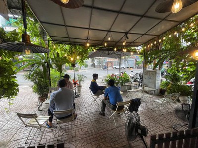 Bình thạnh    nhanh còn   quán cafe góc 2 mt đẹp lắm   dtsd 6m x 14m , lề đường góc rộng, 4