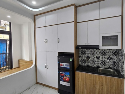 Hiếm. ccmn 5 tầng mạc thị bưởi, hai bà trưng, thang máy, 8 phòng studio, dòng tiền 600 triệu/năm. 1