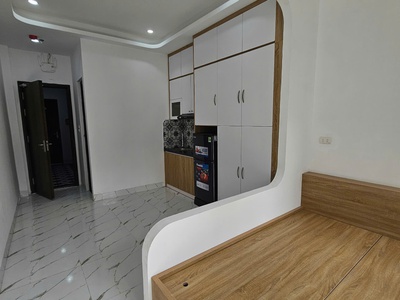 Hiếm. ccmn 5 tầng mạc thị bưởi, hai bà trưng, thang máy, 8 phòng studio, dòng tiền 600 triệu/năm. 2