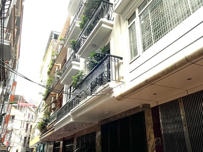 Bán nhà phân lô hoàng quốc việt, khu vip, ô tô tránh, 60m mt 4.5m chỉ nhỉnh 19 tỷ 0
