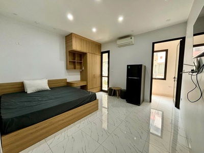 Chính chủ cho thuê  mbkd tầng 1 và căn hộ studio    120 võ chí công, tây hồ 3