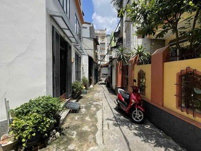 Phú nhuận, nhà đẹp chắc chắn - 34m2 - 5tỷ hơn xíu. 0