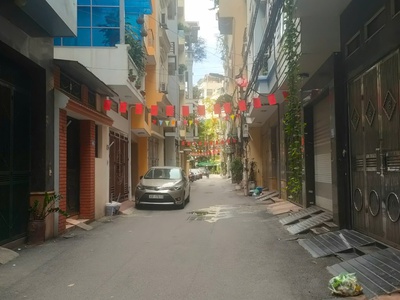 Bán nhà hoàng quốc việt, phân lô, ôtô vào nhà, 2 mặt ngõ kinh doanh, 45m2 chỉ 15 tỷ 4
