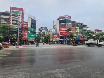 Mặt phố trung tâm đống đa - 160m2 - 6 tầng -1 hầm gara - giá chỉ hơn 300tr/m  cực hiếm - oto tránh 1