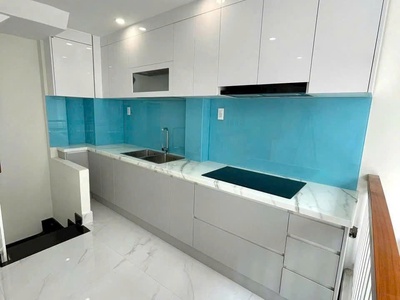 Nhà mới 5 tầng q10   hxh   giá chỉ 5 tỷ 4 . lh:0988954579. 9