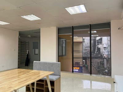 Vì chuyển xưởng nến nên mình đang có mặt sàn trống 80m2 muốn cho thuê 3