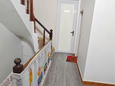 Cần bán 53,4m2 nhà 3 tầng cách 50m ra phố Nguyễn Văn Cừ. Nằm giữa trường Ngọc Lâm và Gia Thụy 4