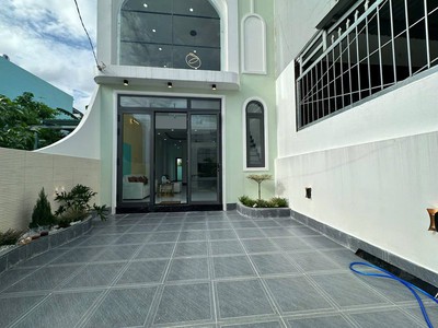 Bán nhà 3 tầng gần coopmart. TP Tân An. giá chỉ 1 tỷ 500. SHR 4