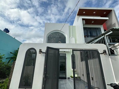Bán nhà 3 tầng gần coopmart. TP Tân An. giá chỉ 1 tỷ 500. SHR 5