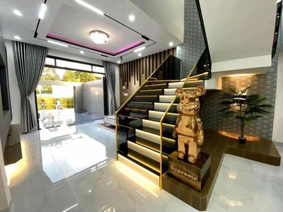 Bán nhà 1 trệt 2 lầu  trung tâm tp.tdm  sổ hồng riêng  full nội thất 2
